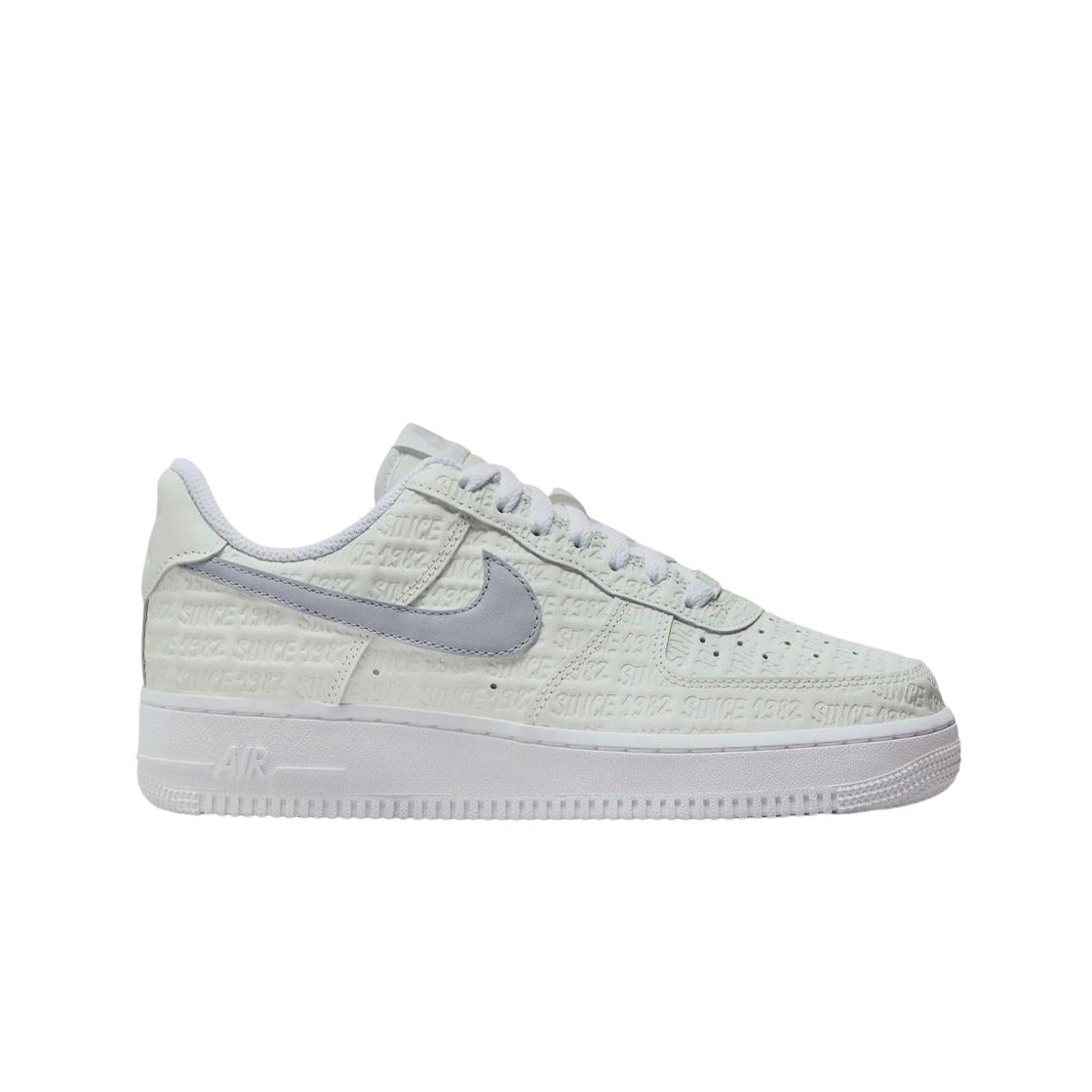 

(w) Nike Air Force 1 Low 07 Since 1982 235