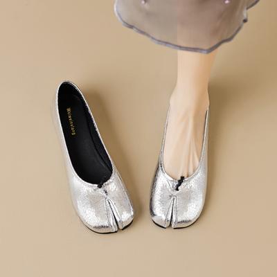 Fashion 2024 Spring and Autumn Women's Outerwear Flat Shoes Korean Style Trendy Thong Design Silver Ladies' Casual Mary Jane Boat Shoes
