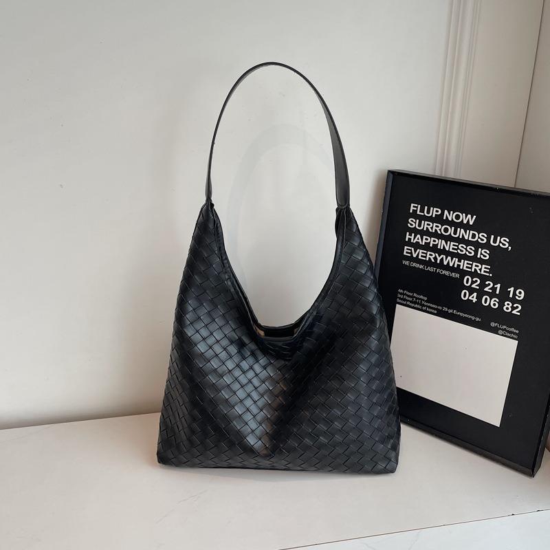 New fashion niche popular solid color woven tote bag versatile shoulder women's bag
