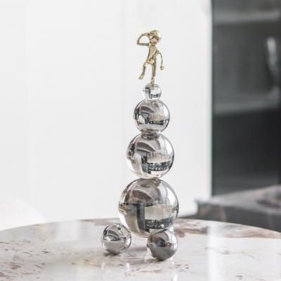Light Luxury Model Room Decorations, Geometric Stacked Crystal Balls, Small Gold Figures, Distant Observer Sculptures, Villa Hotel Accessories