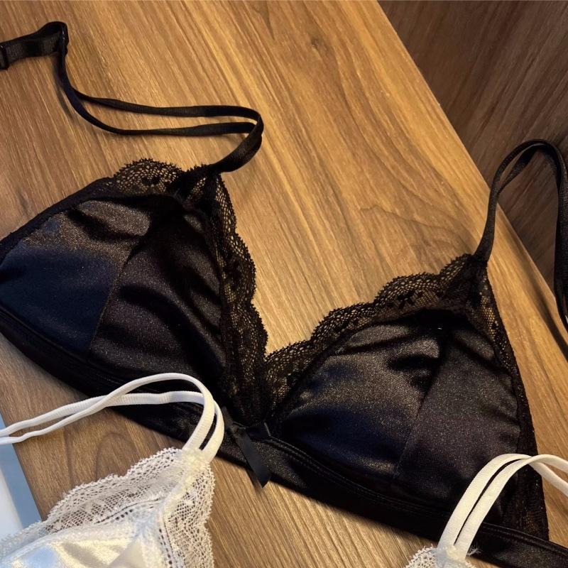 French women's small breasts and thin sexy lace without steel rim triangle cup showing small upper support bra set summer