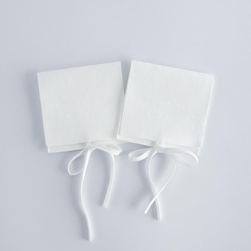Flip bag, jewelry velvet bag, watch packaging bag, jewelry envelope velvet bag white*6*6cm
