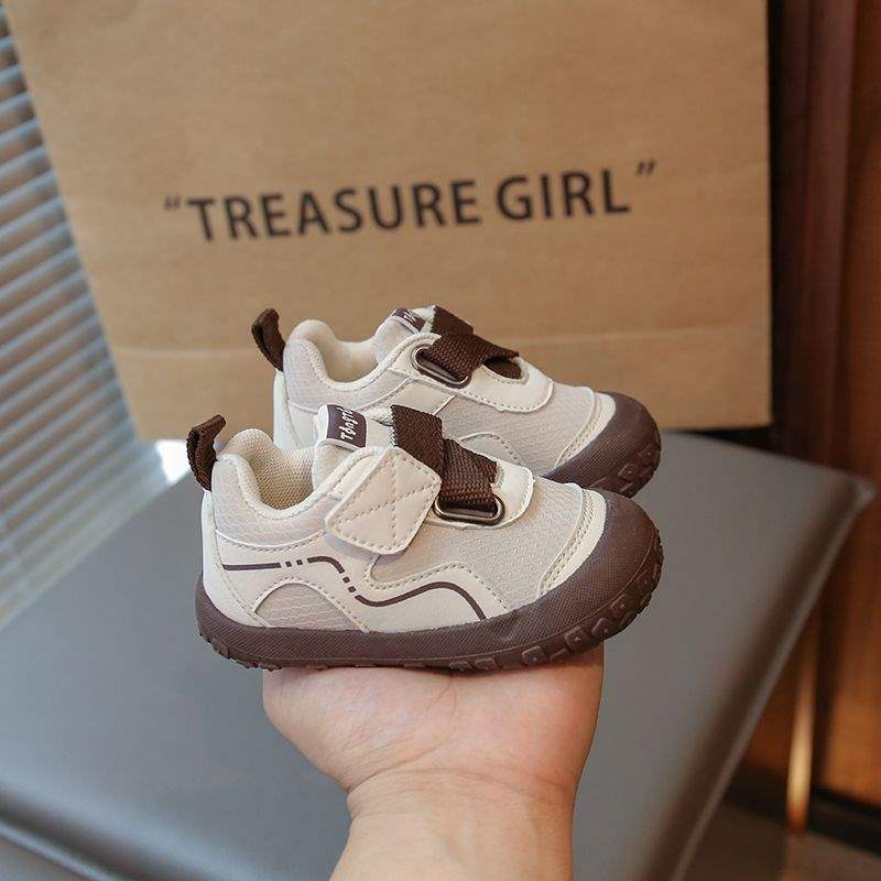 2025 Herbst neue Jungen und Mädchen weichsohlige Kleinkinderschuhe rutschfeste Babyschuhe rutschfeste Kinderfunktionsschuhe Lederoberfläche