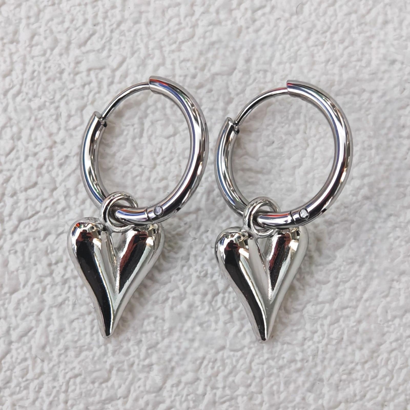 

Trendy Retro Double-Circle -Use Earrings 3D Heart-Shaped Pendant Stud Earrings One Size білий