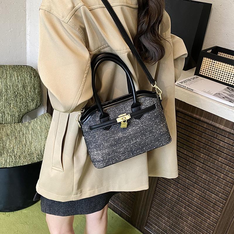 High value messenger bag women's new fashion versatile handbag high sense large capacity commuter shoulder bag