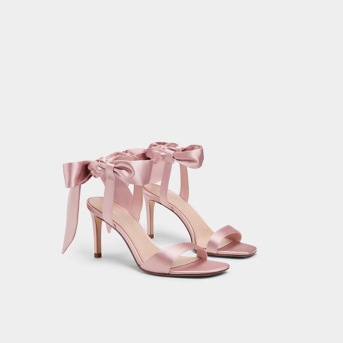 

Босоножки-бантики, летние новинки 2025 года, женские, с лентами для юбки, на высоком каблуке с атласным ремешком через пальцы 40 серебряный