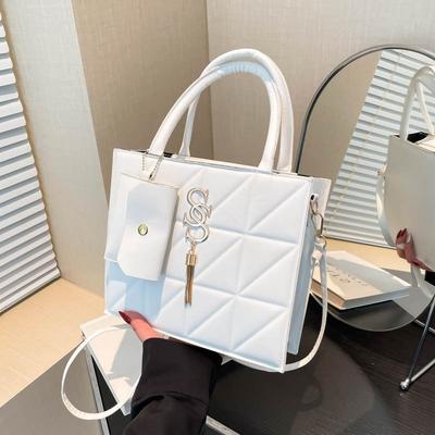 Herbst neues einfaches Mode Nischendesign Messenger Bag Damentasche Temperament tragbare Schulter kleine quadratische Tasche