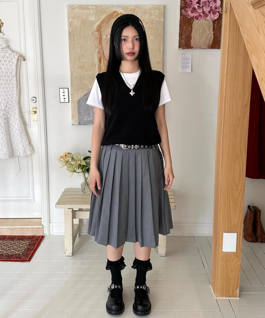 Atiseuteukeompeullegseu Artist Pleats Midi Skirt (Grey)