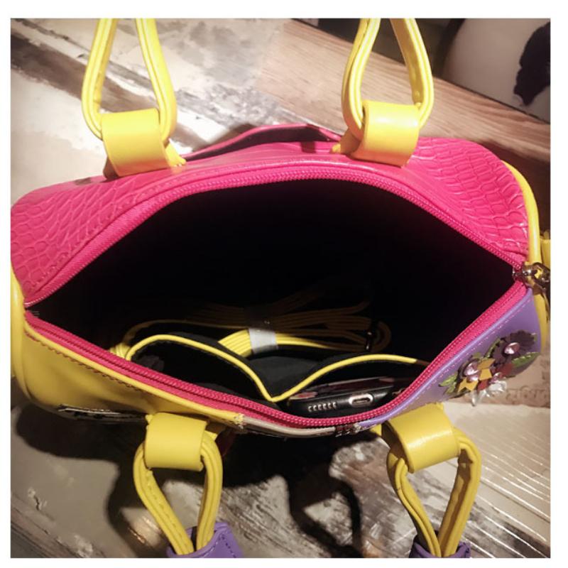 High Quality Texture PU Leather Ladies Handbags 2024 New European Beautiful Women's Messenger Bag Creative Hand Embroidered Boston Bag Crossbody Bag