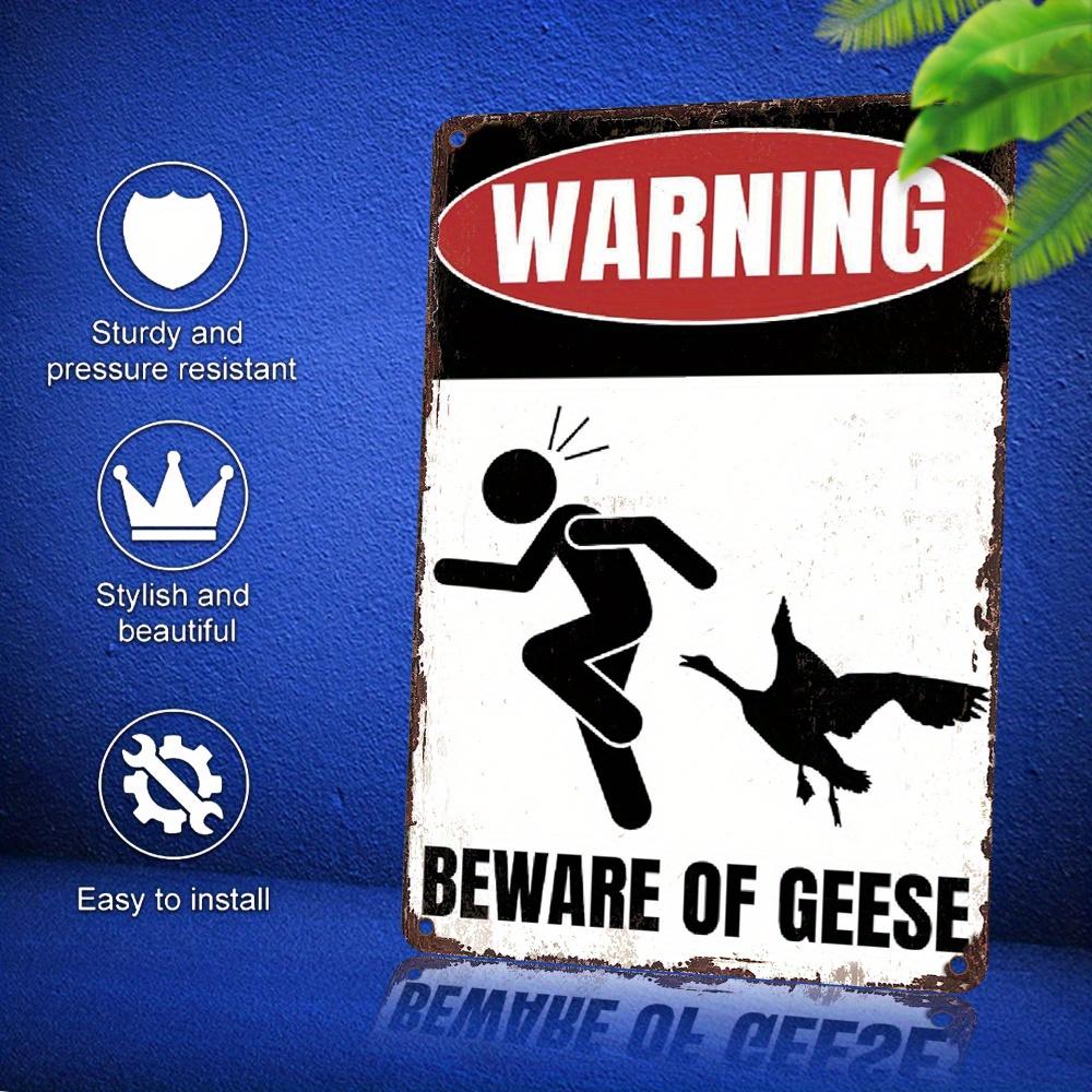 

Rustic Farm Beware Of Geese Sign Retro Wrought Iron Plaque Metal Wall Art for Bar Home Garden 20x30cm（7.8x11.8inch）