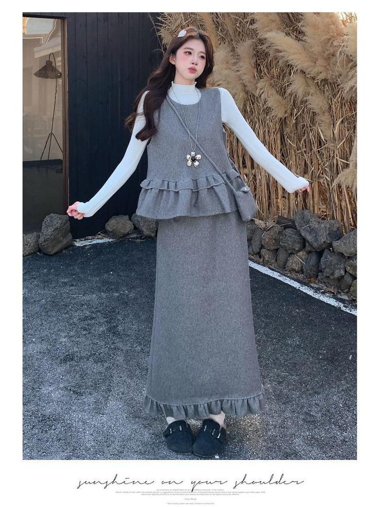 Elegant Retro Polka Dot Three-Piece Set: Vest, Base Layer, Slimming Skirt - Korean Style Autumn/Winter Fashion