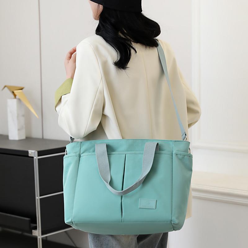 Dámská taška tote s velkou kapacitou Venkovní nylonová taška přes rameno Taška pro matku středního věku Multifunkční taška crossbody pro dojíždění