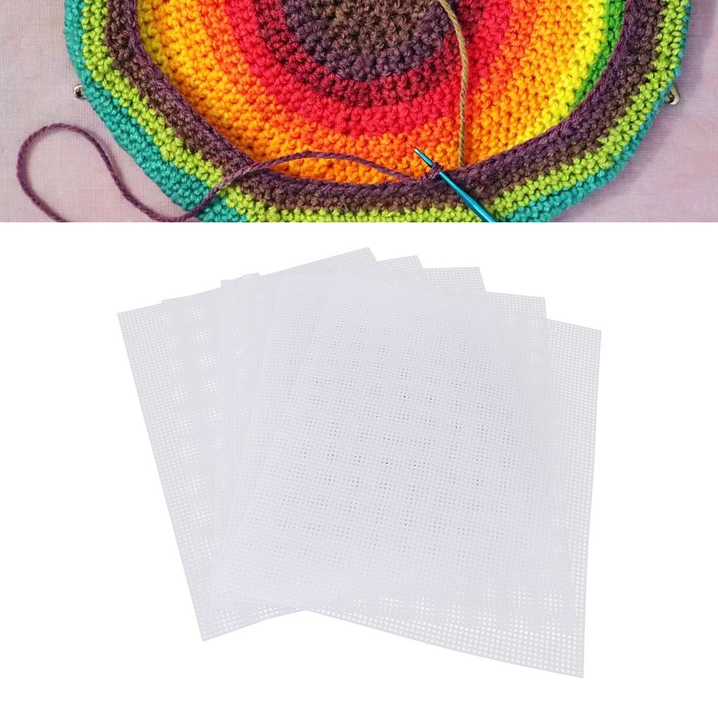5 Pcs Plastic Mesh Canvas Sheet 7 Count 33.5x26cm White Plastic Canvas Eye Mesh with 4 Knitting Needles