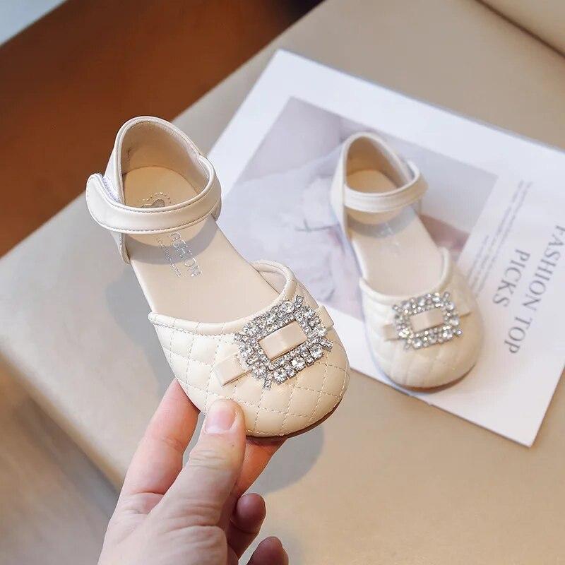 Mädchen-Sandalen, Frühling, weiches Leder, Prinzessinnenschuhe, geschlossene Zehen, modische Strasssteine, weiche Sohle, Kinderschuhe für Party, Hochzeit, Alias