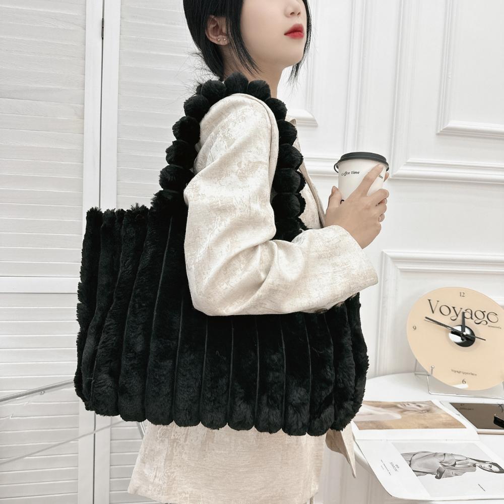 Autumn Winter New Fashion Macaron Women's Shoulder Bags High Capacity Commuter Horizontal Square Large Tote Bag Plush College Student Girl Armpit Bags