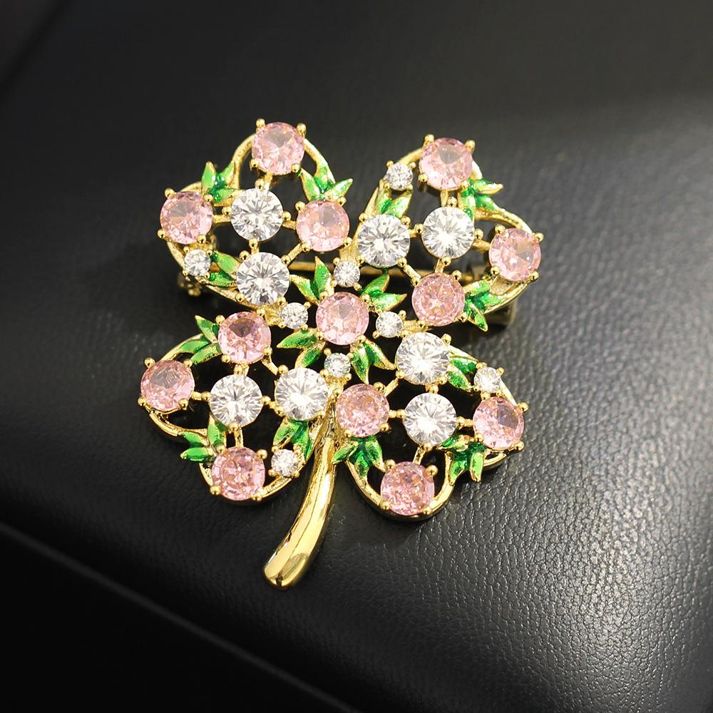 Niche copper inlaid stone pink white zircon four-leaf clover brooch temperament versatile high sense lucky grass pin accessories women s