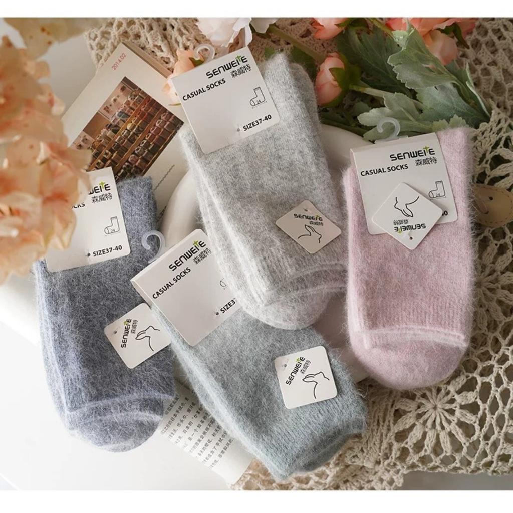 3-1 Knitted Women's Socks for Autumn and Winter, Thick and Warm Socks for Commuting, Versatile and Cold Resistant, Soft Autumn and Winter Socks