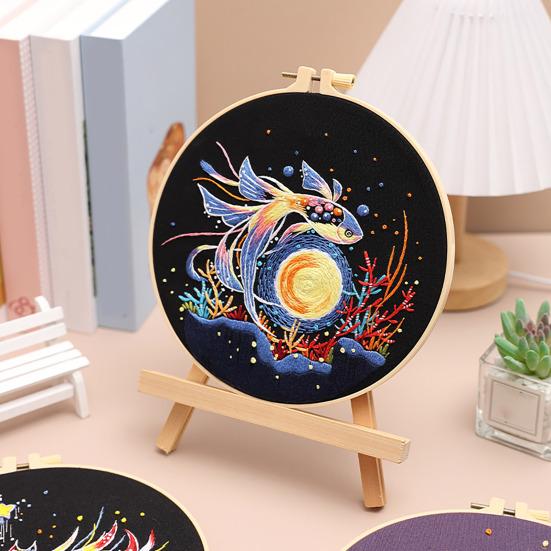 Star Goldfish Embroidery Kit Embroidery Starter Kit with Hoop Fabric Threads Adult Needlework Kit for Beginners Home Decor