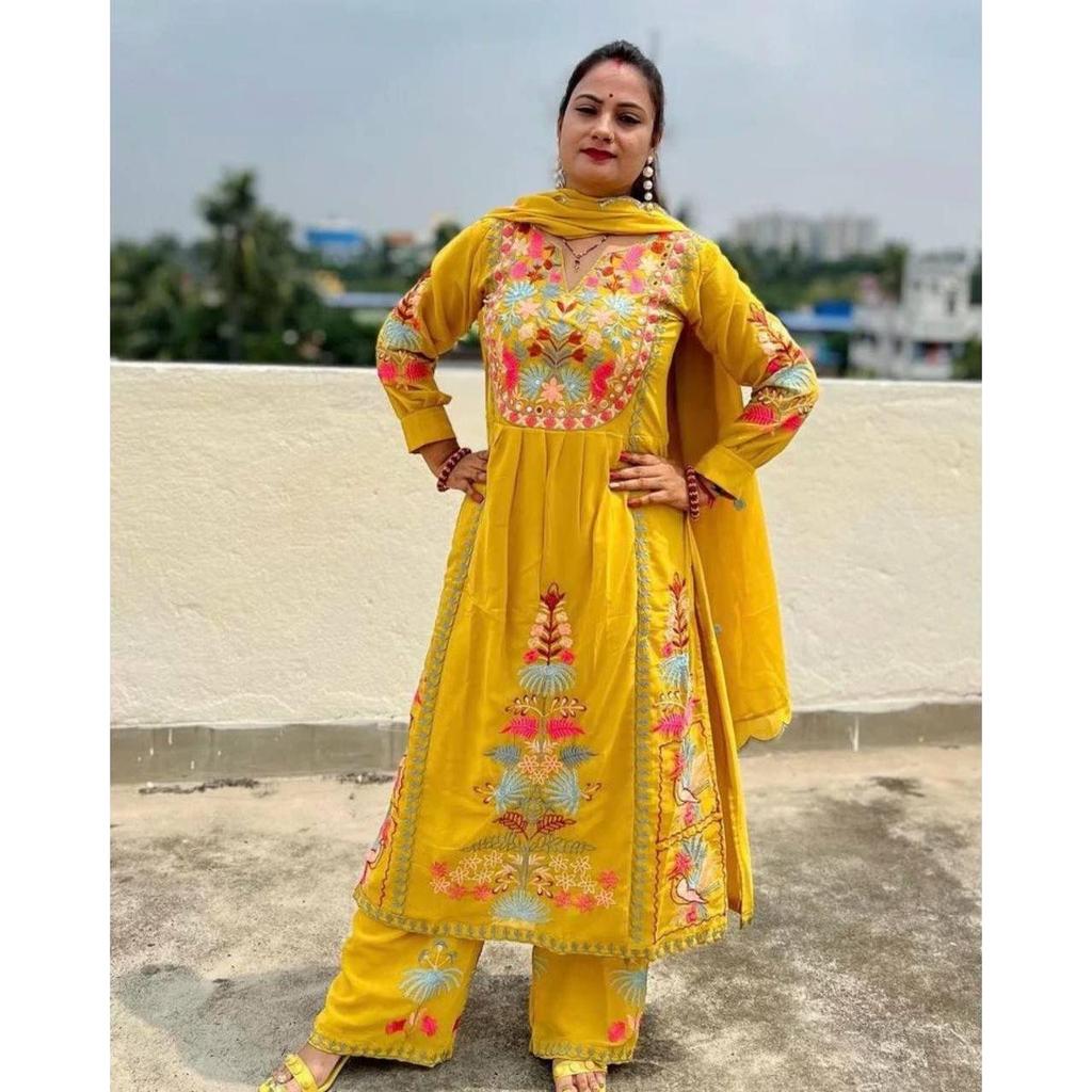 New Different Coloured Embroidered Attractive Party Wear Fox Georgette Kurti Plazzo Has a Regular-fit and Is Made From High-Grade Fabrics And Yarn*
