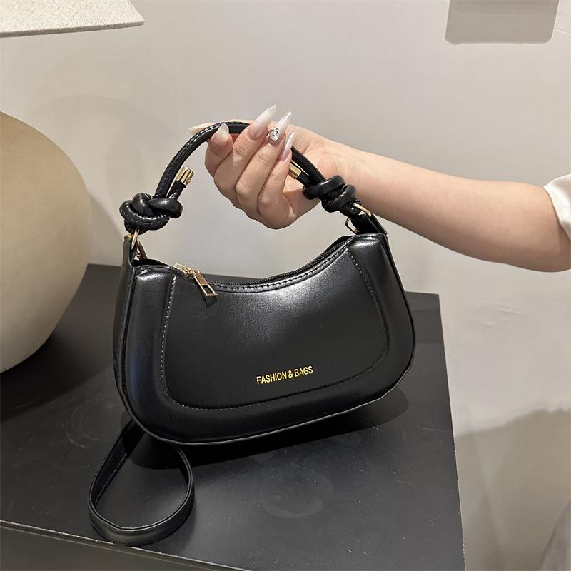 Solid color texture simple shoulder messenger bag women's 2025 spring new versatile ins casual bag foreign style women's bag