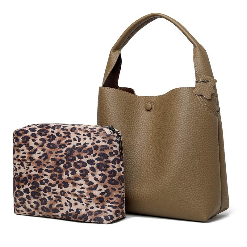 Bucket bag women's large capacity armpit bag 2025 new versatile shoulder crossbody bag commuter senior mother handbag