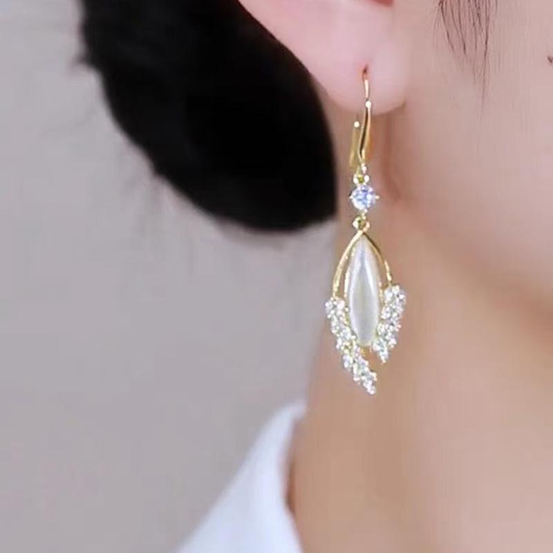 2023 Elegant Wheat Ear Diamond Earrings: Versatile Long Women's Korean Hook Design