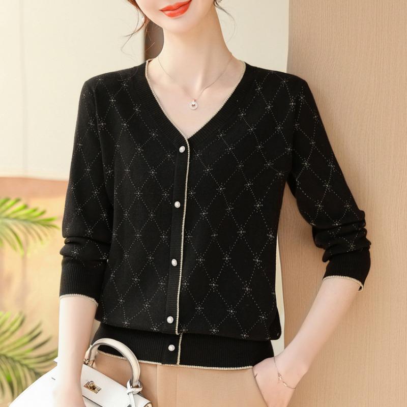 New Middle-aged and Elderly Women's Loose Large Size Spring and Autumn Thin Sweater Mother Autumn Fashion Knitted Sweater Base