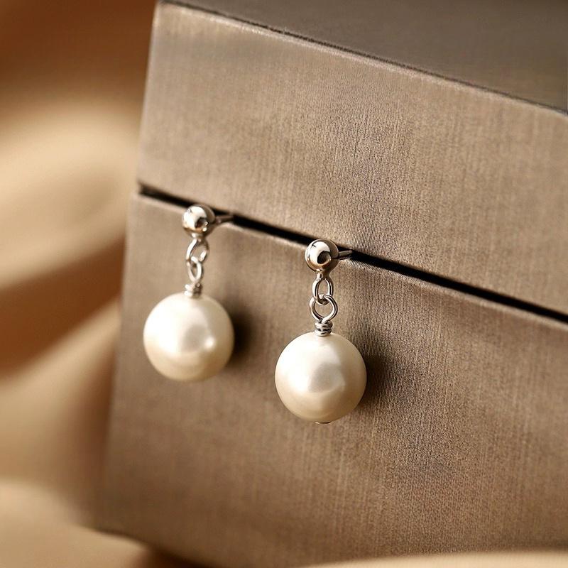 French Pearl Earrings Women's New Stud Earrings Niche Earrings Autumn and Winter Temperament Earrings