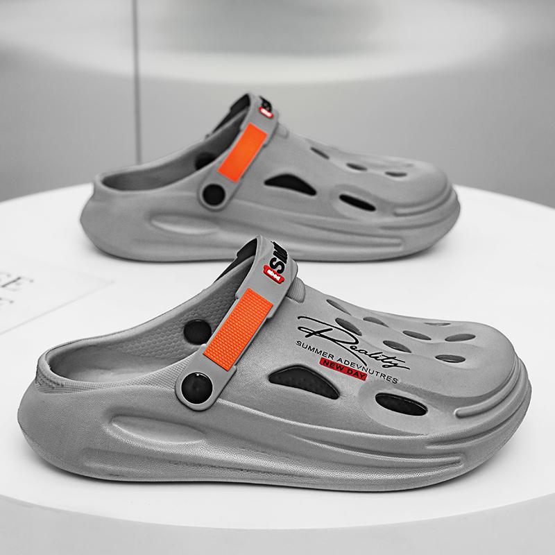 Fashion Summer Clogs Slippers Men Clogs Slippers Soft Sole Breathable Beach Slippers Men Home Slippers Outdoor Antiskid Slippers