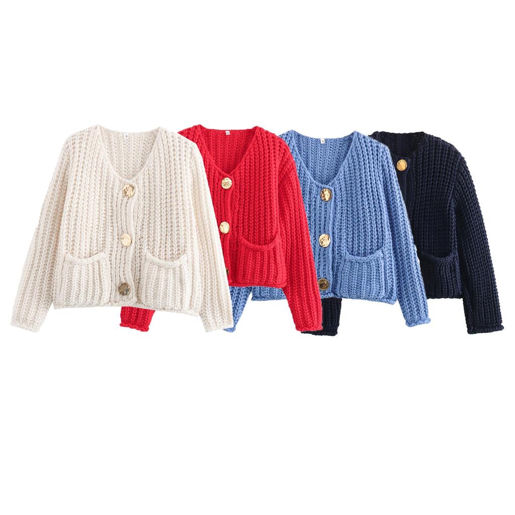 Women's 2024 European & American Knitted Sweater Jacket: 15 Colors, Autumn/Winter, Short Style with Large Pocket & Three Buttons