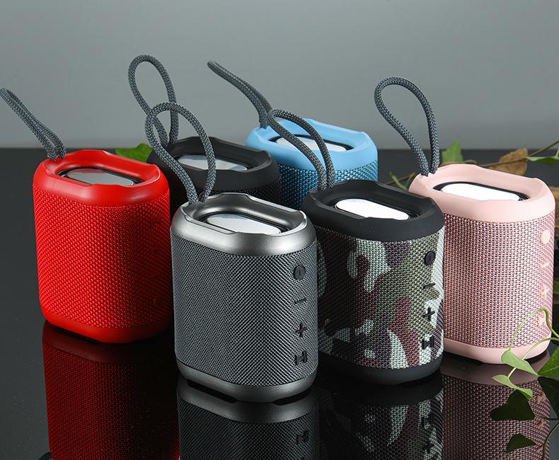 

Індивідуальний міні-динамік Bluetooth із підтримкою USB і карт пам’яті, об’ємний звук, домашній сабвуфер M6, висока потужність.