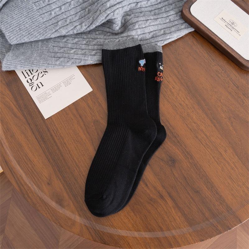 Female Spring and Autumn New Heel Embroidery Cat Eating Fish AB Style Color Contrast Tube Pile Pile Cotton Socks