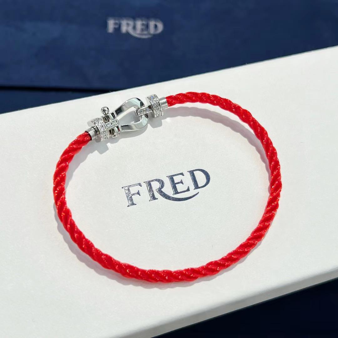 

Браслет Fred High-End с подковообразной застежкой, из красного шнура и бриллиантов, из розового золота 18 карат для пар 18cm (Suitable for wrist size up to 17cm)