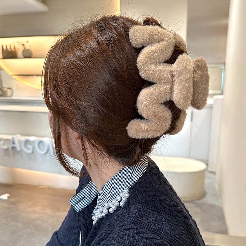 14cm Large Hair Claw Fashion Plush Big Crab Hair Clip For Women Back Clip For Thick Hair Cute Plush Ponytail Hair Accessories
