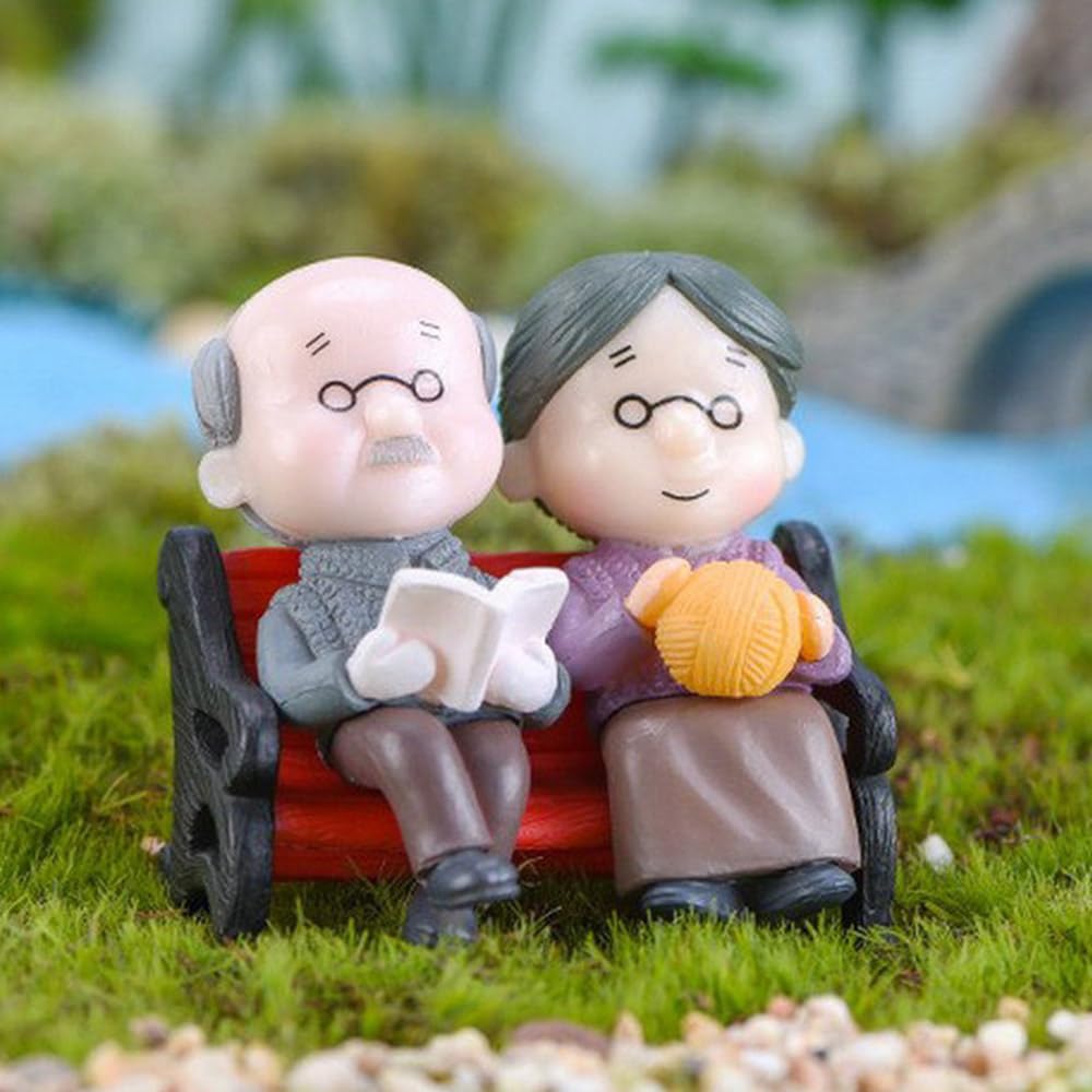 Moin Moin Figurines and Ornaments Featuring a Grandma and Two and a Sofa This Set Features a Grandparent and an Elderly Couple In A Decoration for