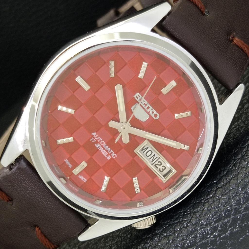 

VINTAGE SEIKO 5 AUTOMATIC REFURBISHED JAPAN MENS RED COLOR DIAL WATCH a440423-9 Sk-a440423-1