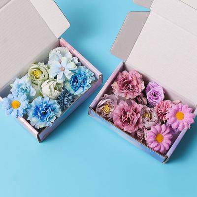 Ev Dekoru – Dekoratif çiçekler ve çelenkler