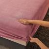 Couvre-lit d'hiver en peluche de couleur unie, chaud et confortable, housses de protection et draps antidérapants pour un sommeil confortable