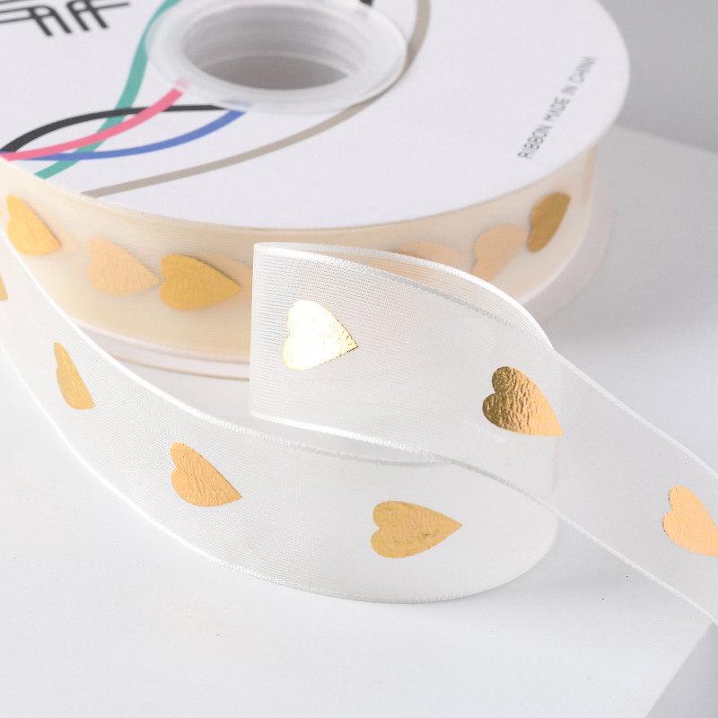 

2,5-дюймовая лента из снежного сатина с водным принтом и горячим тиснением для упаковки тортов, обертывания цветов и украшения подарочных коробок