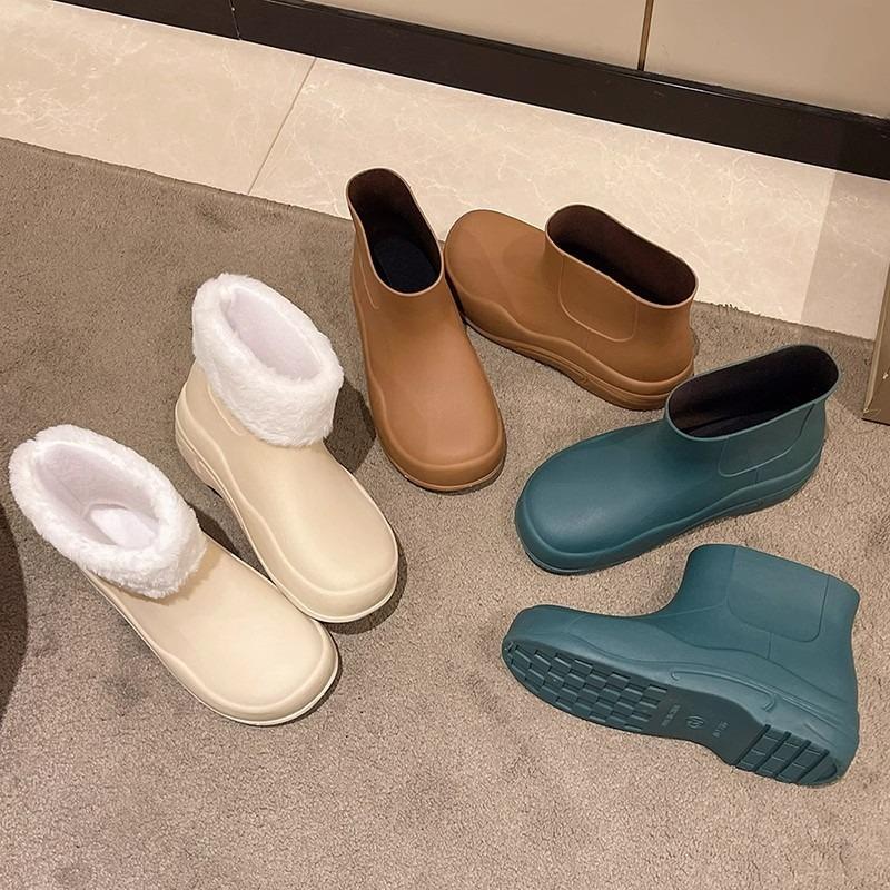 Japanese rain shoes women's fashion short soft-soled rubber shoes kitchen overshoes adult water shoes women's waterproof and non-slip rain boots