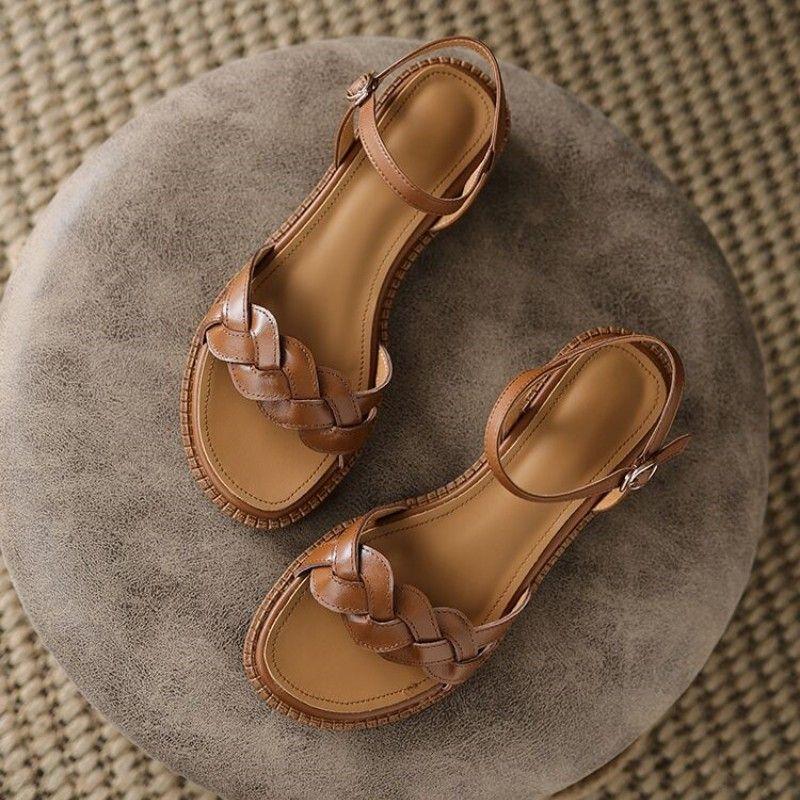 

Open-toed sandals women s 2025 spring new fashion hollow bag head woven thick heel Roman shoes women 40 темно-коричневого