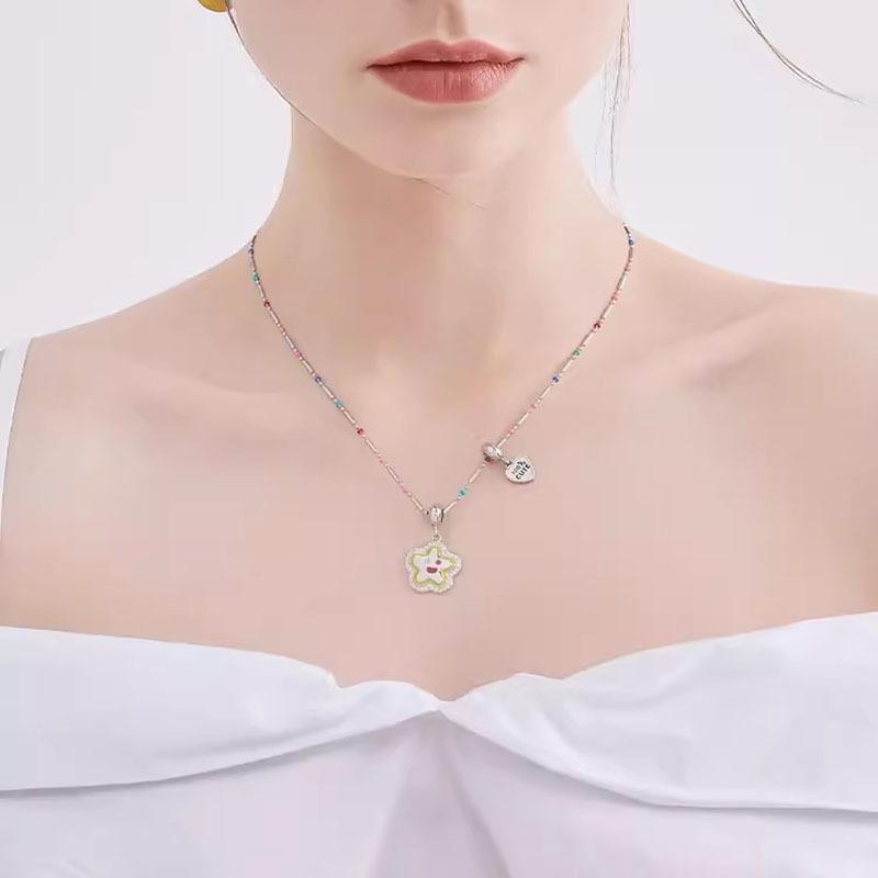 Color smiley face flower necklace women's summer dopamine collarbone chain 2025 new popular niche neck chain
