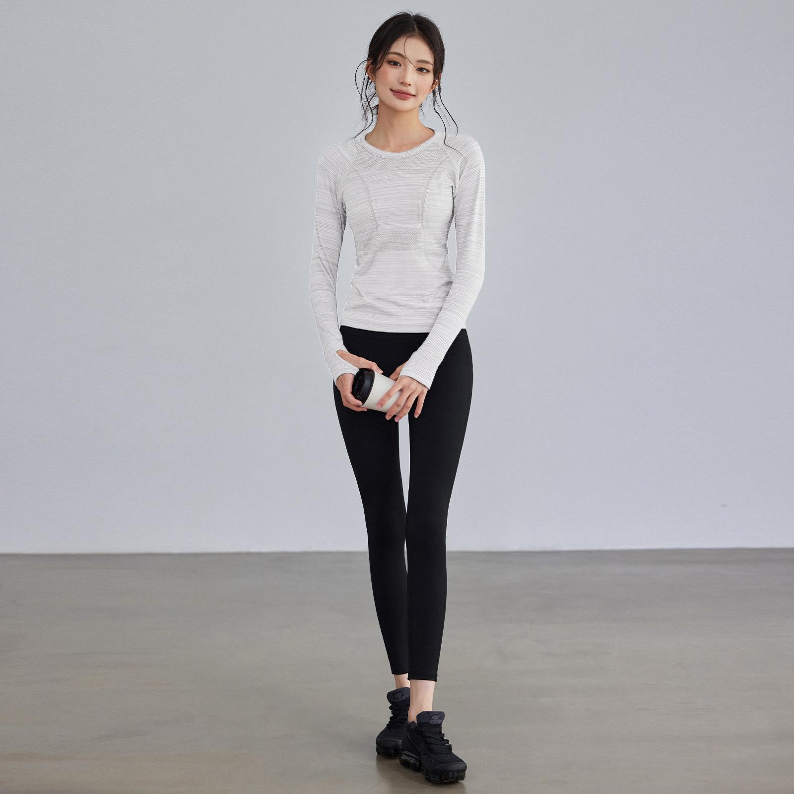 Youyou Women s Slim Fit Long-Sleeve Sports Tops, Quick-Dry Yoga and Running Gear for Fall/Winter Large