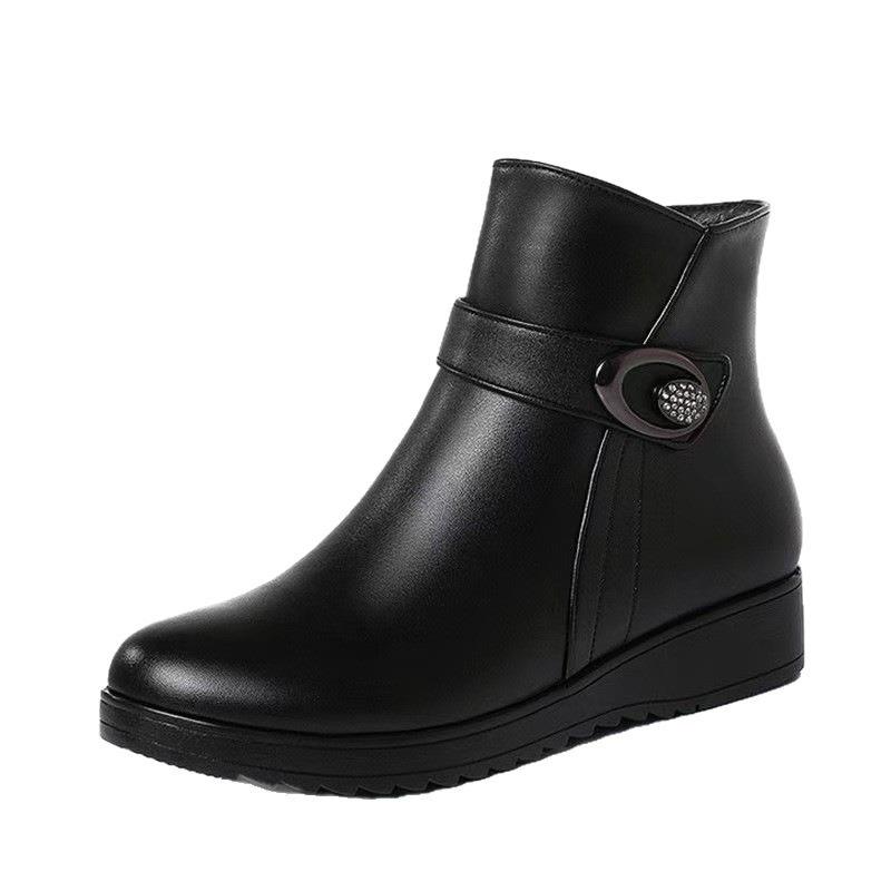 Snow boots winter new soft leather boots elderly flat mother short boots velvet warm women's cotton shoes