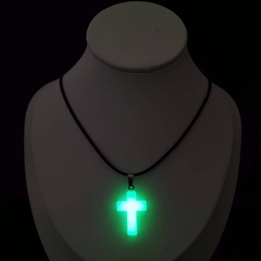 

Cross Design Pendant Necklaces Luminous Necklace Night Fluorescence Glow In Dark Noctilucent Glowing Necklace Classic Necklace