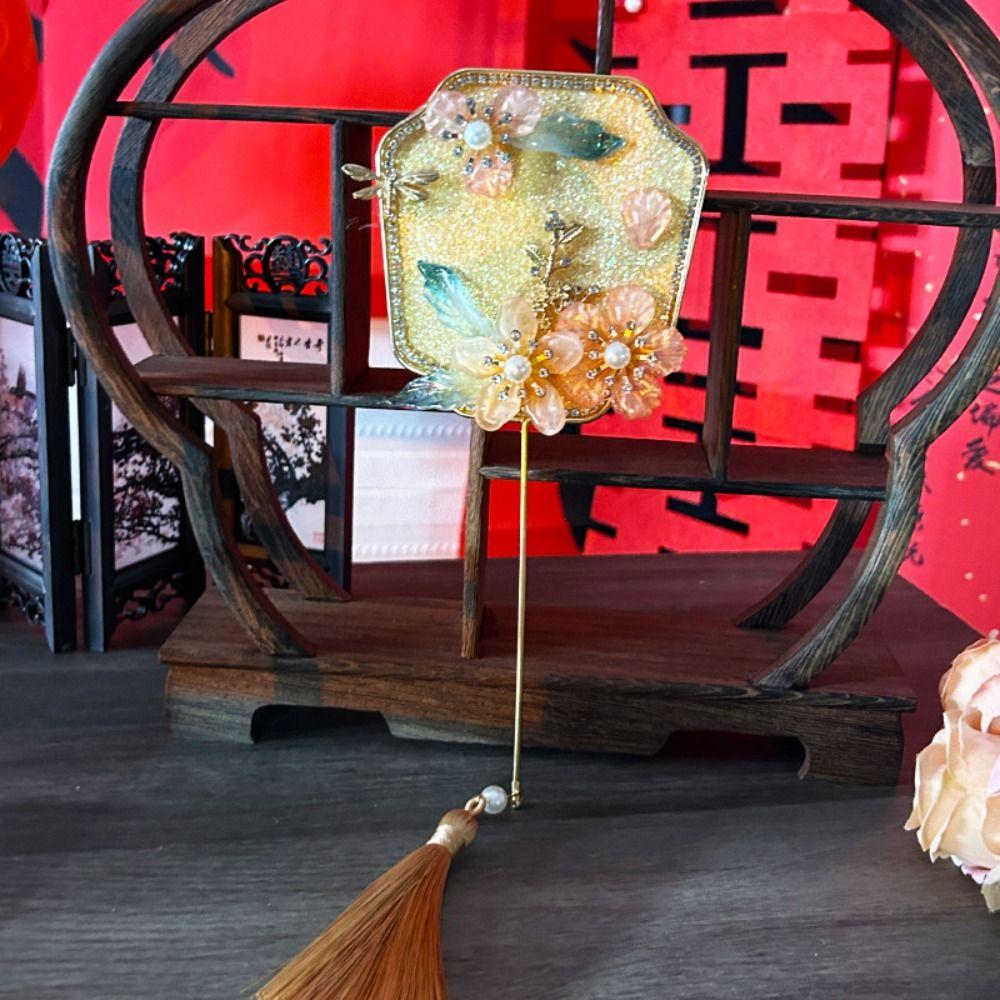 Chinese Style Mini Chinese Fan Tassels with Pendant Bridal Group Fan Vintage Handheld Chinese Silk Fan Chinese Wedding