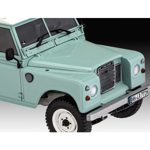 German Revell 1/24 Land Rover Series III Plastic Model 07047