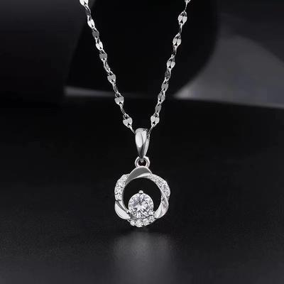 New Niche Collarbone Chain High-end Feeling Light Luxury Valentine's Day Gift for Girlfriend