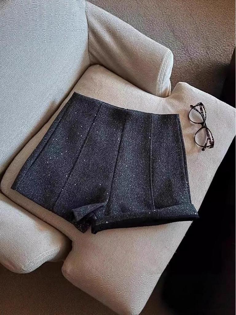 Dámské černé vlněné áčkové šortky - Podzim/Zima 2024 Ležérní styl se širokými nohavicemi