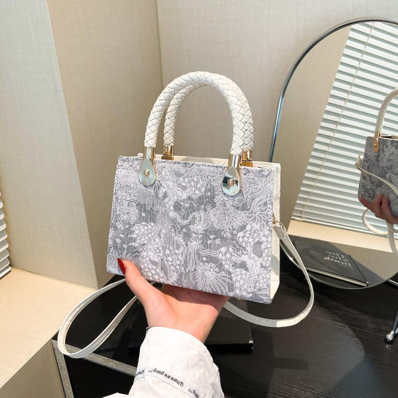 New Niche Design Shoulder Bag, High-end Texture Small Square Bag, Temperament Versatile Handbag, Fashionable Commuter Messenger Bag